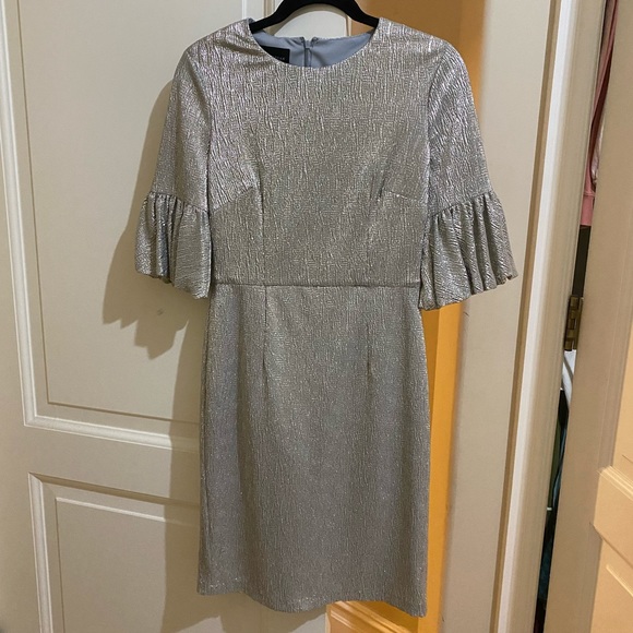 Donna Morgan Shift Dress - Picture 4 of 4